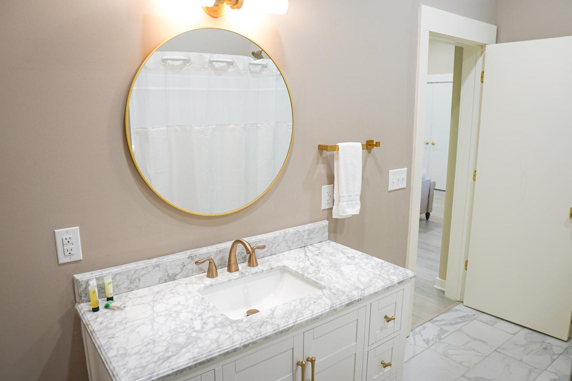 Hotel Whiskey In Pascagoula Ngoại thất bức ảnh