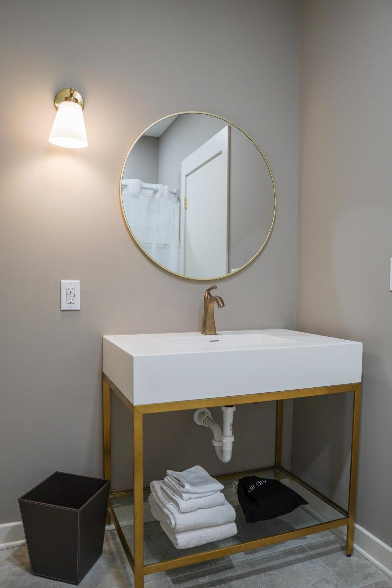 Hotel Whiskey In Pascagoula Ngoại thất bức ảnh