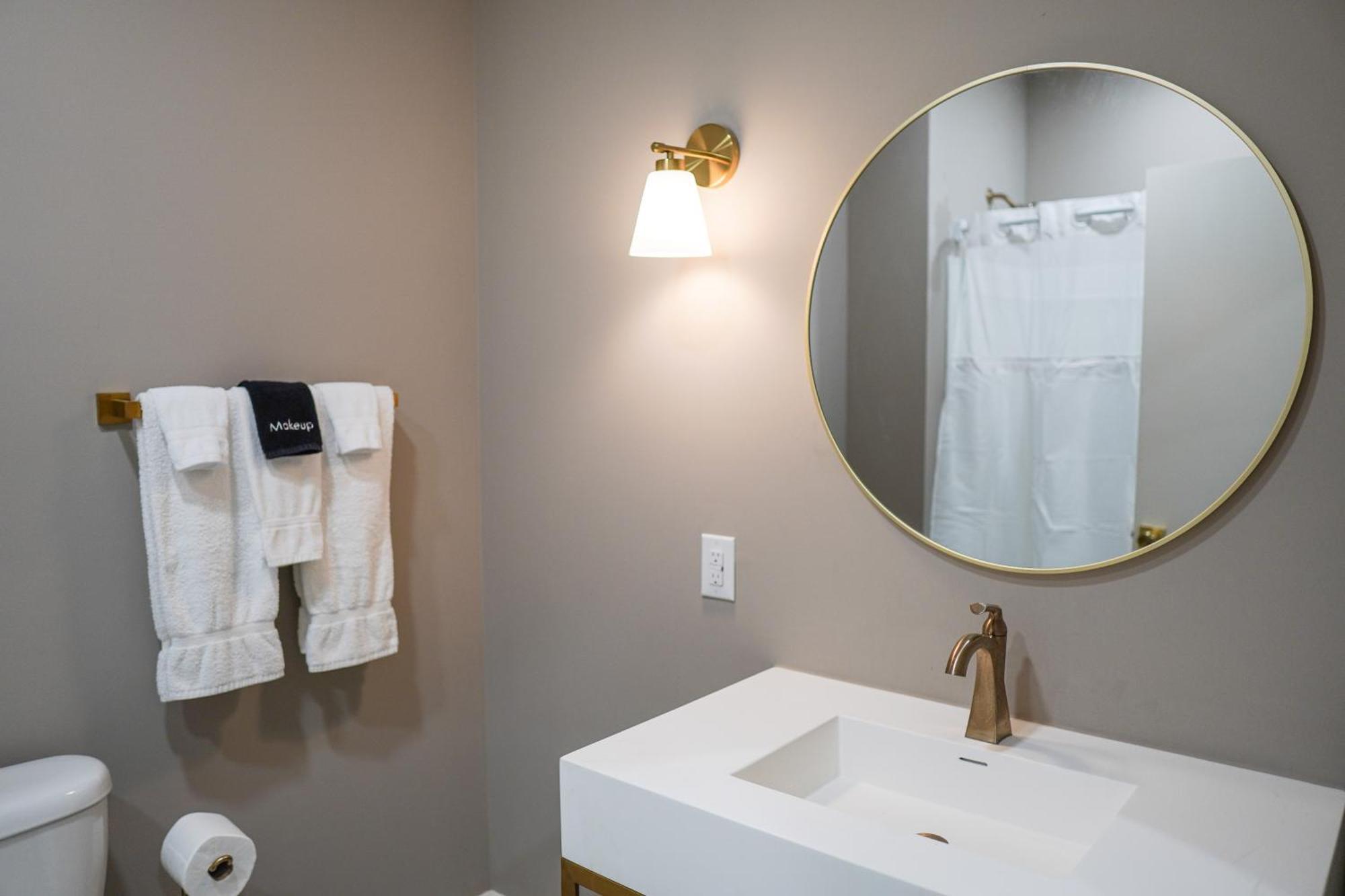Hotel Whiskey In Pascagoula Ngoại thất bức ảnh