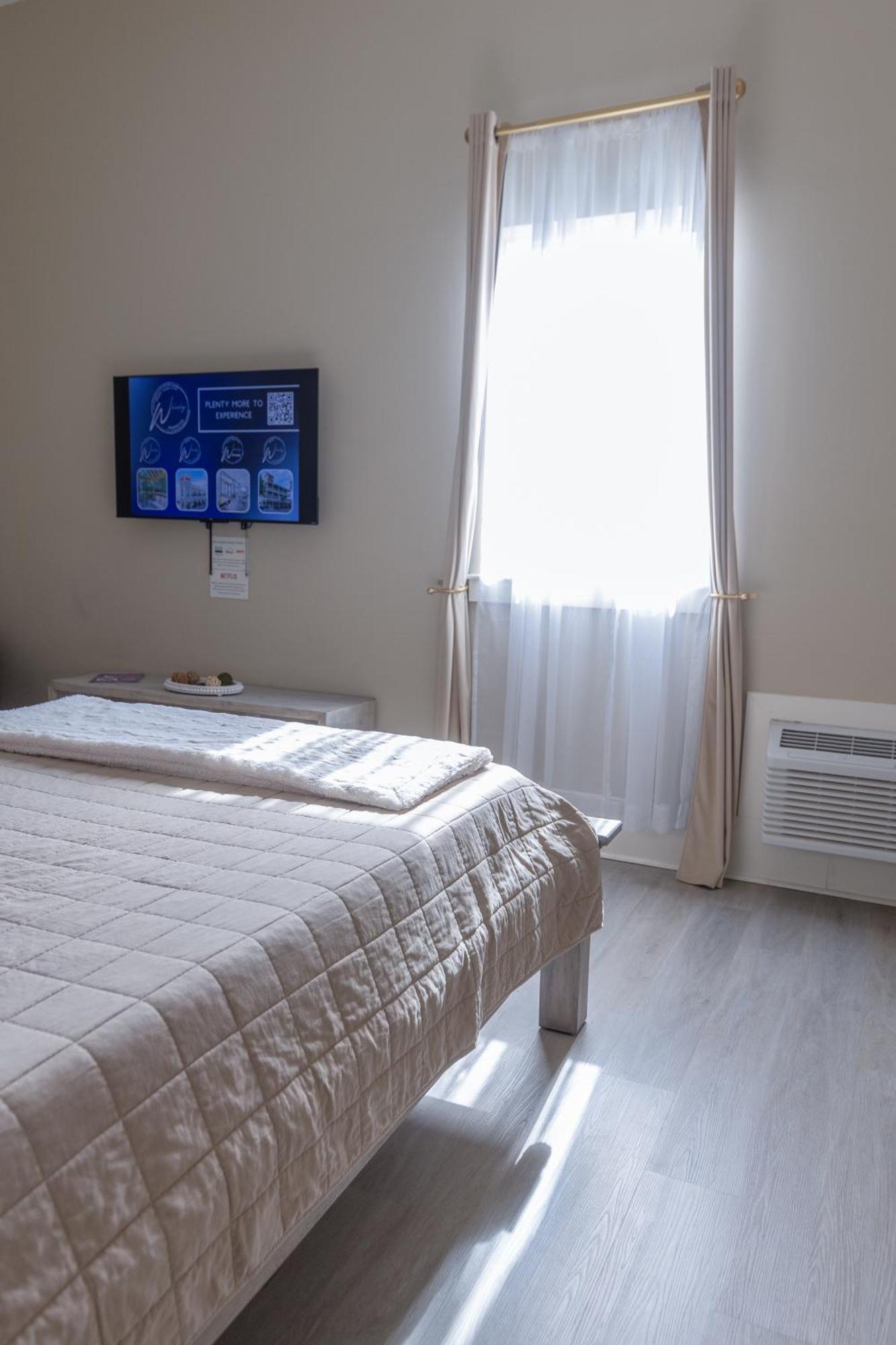 Hotel Whiskey In Pascagoula Ngoại thất bức ảnh